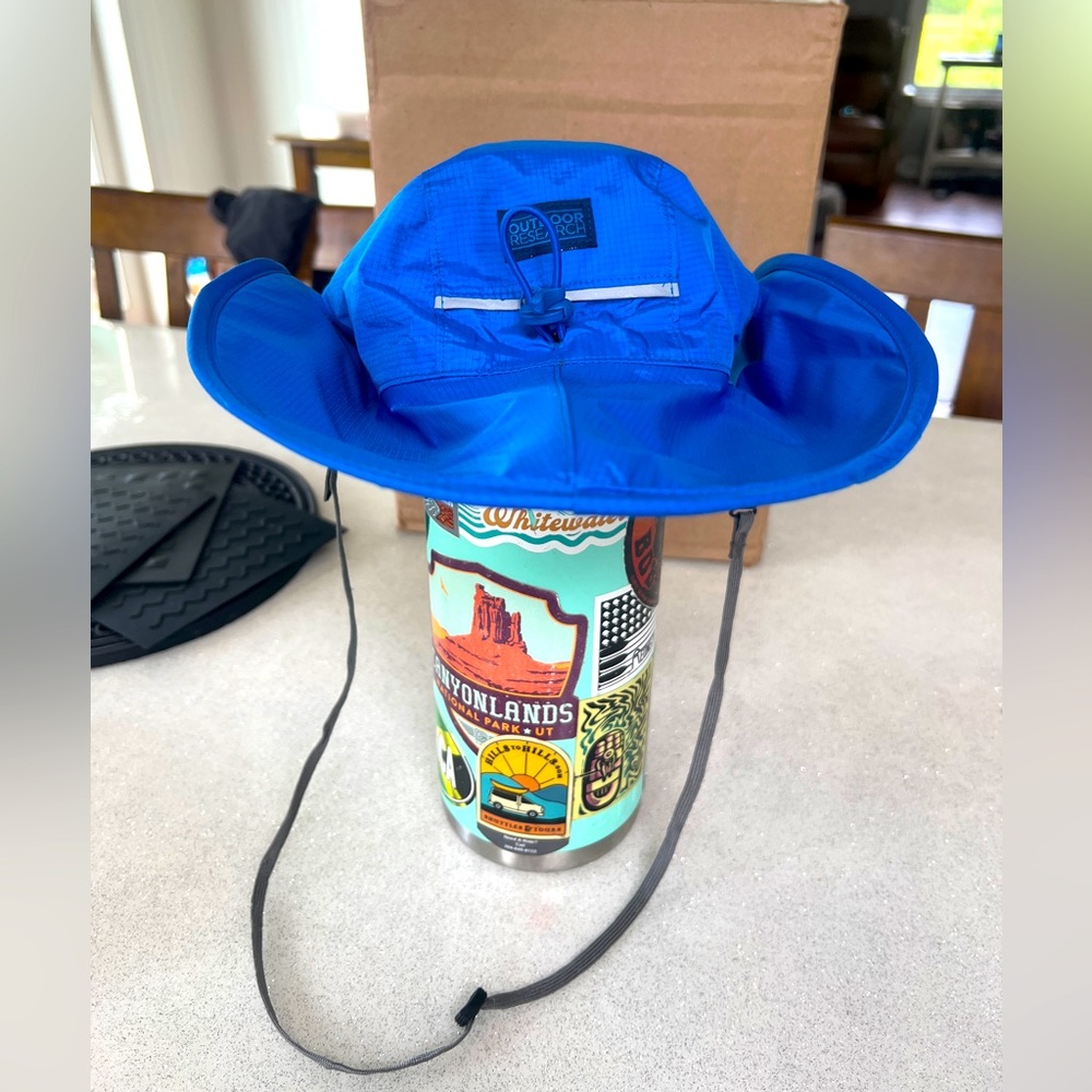 Outdoor Research Hat Kid Youth small adventure Hike Camp Chin loop Sun Wide Brim
